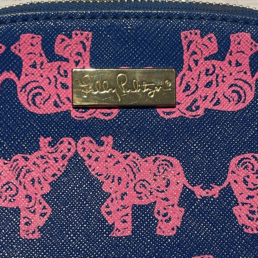 Lilly Pulitzer cosmetic bag with a blue and pink elephant pattern Preowned - Picture 2 of 7
